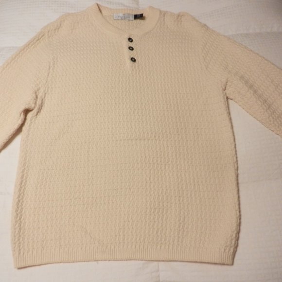 Men's Sweater, Size L, by Bill Blass, Button Neck and Long Sleeves, Never Worn - Picture 4 of 5